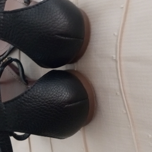 Tory Burch Phoebe Sandals - Picture 2 of 6